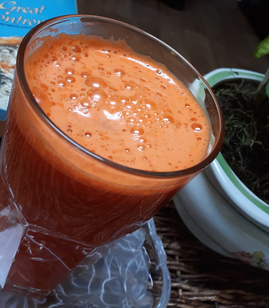 medicinal-juicing-carrots-apples-ginger-simple-preparations